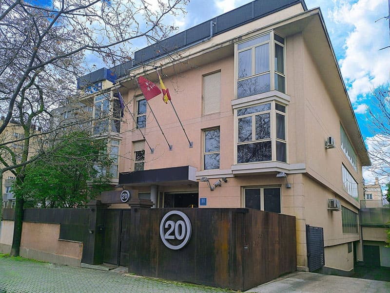 Fachada del hotel para alquiler de habitaciones por horas