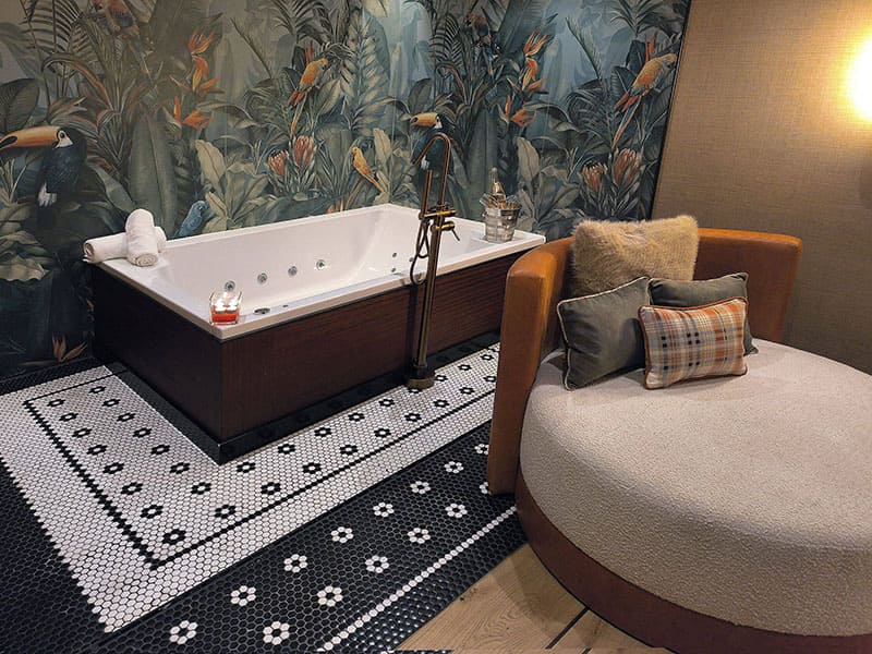 Bañera del hotel para un momento de relax